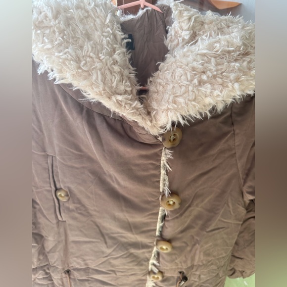 Fur coat - Picture 6 of 13